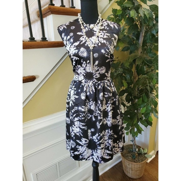 Joe Fresh 12 Floral Fit & Flare Dress - Picture 9 of 9